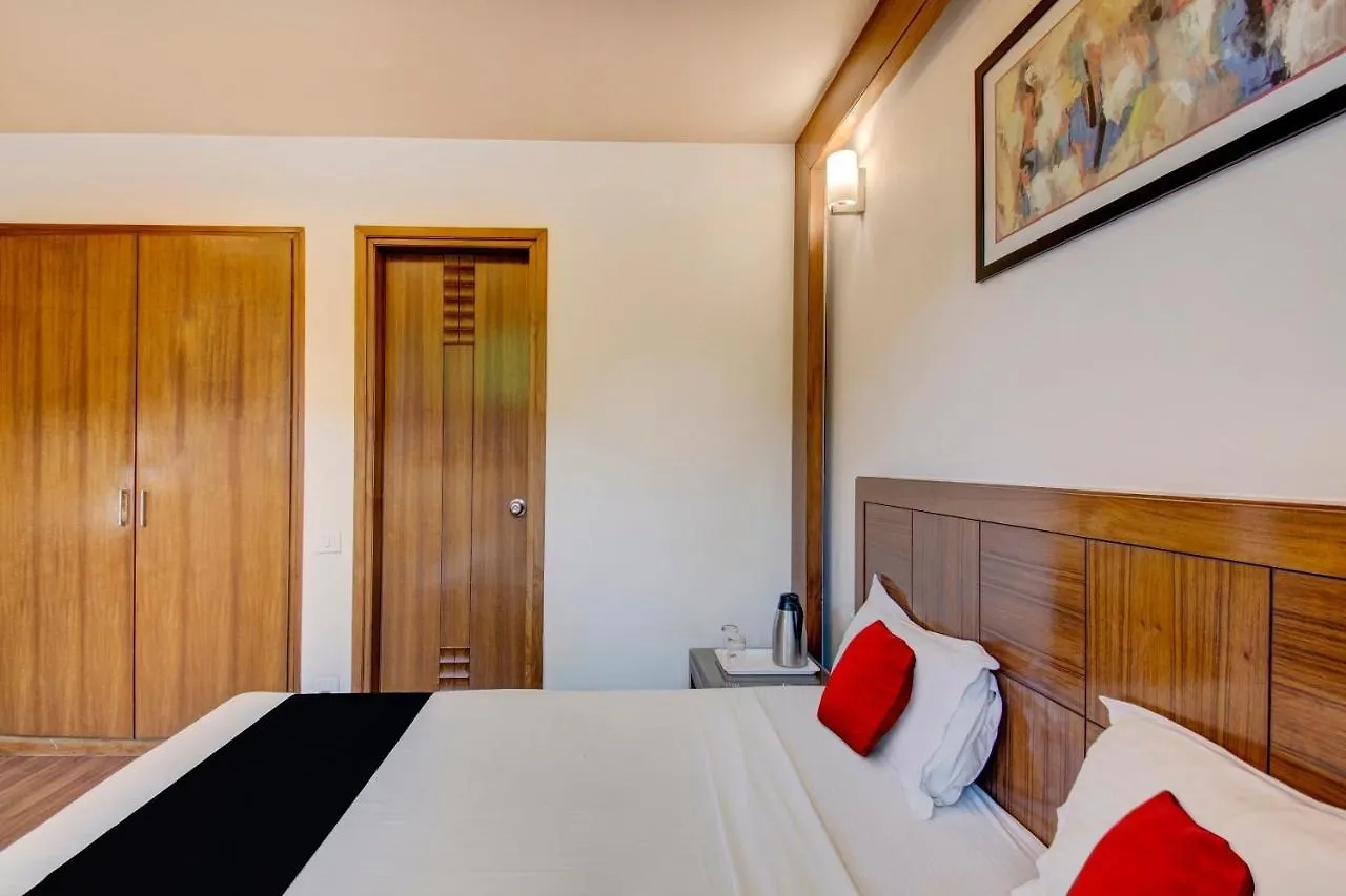 Capital O 36429 Hotel Abs 17 Chandigarh 3*,  India