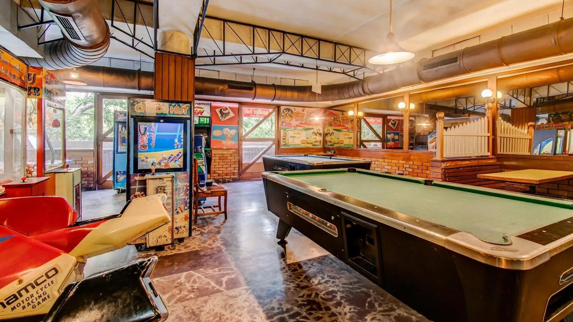 Capital O 36429 Hotel Abs 17 Chandigarh 3*,  India
