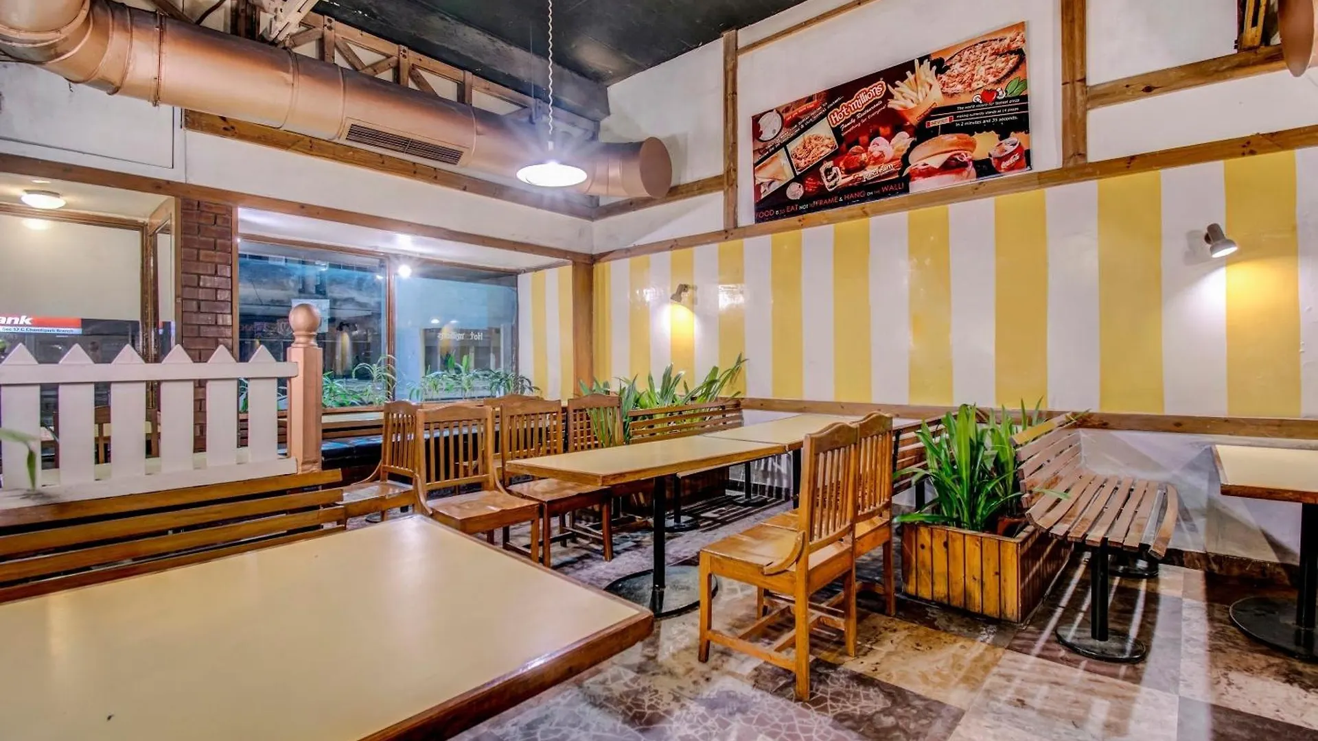 Capital O 36429 Hotel Abs 17 Chandigarh 3*,