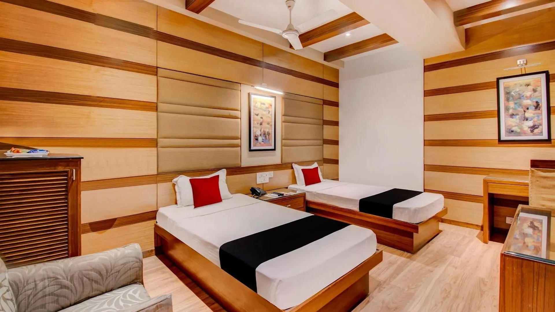 Capital O Broadway Hotel Chandigarh India