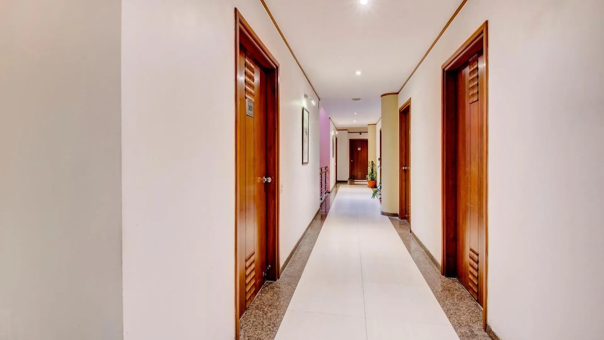 Capital O 36429 Hotel Abs 17 Chandigarh 3*,  India